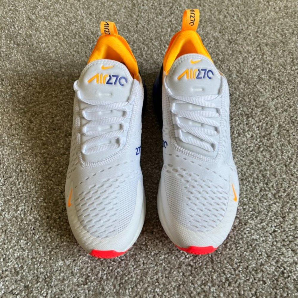 Nike Women's Air Max 270 - Picture 2 of 5